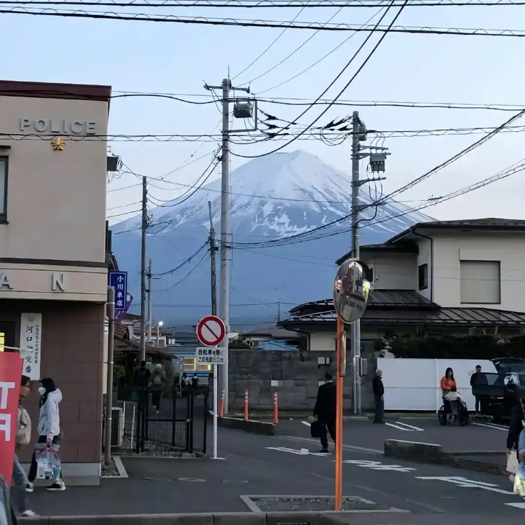 背景图 | 𝑾𝒆𝑪𝒉𝒂𝒕背景图