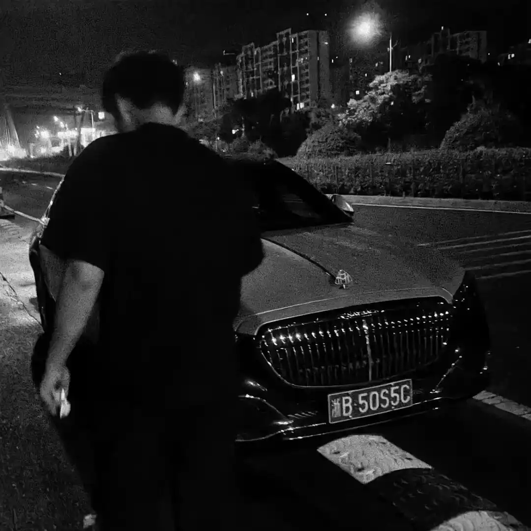 头像丨𝙒𝙚𝘾𝙝𝙖𝙩男头