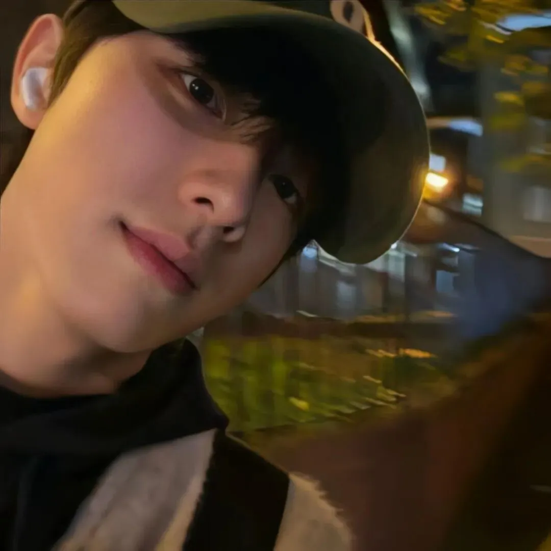 头像丨𝙒𝙚𝘾𝙝𝙖𝙩男头