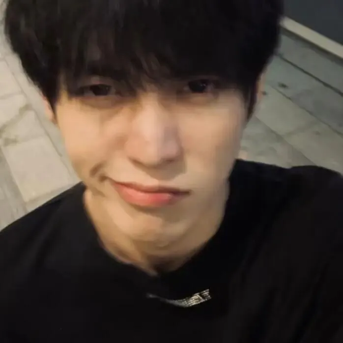 头像丨𝙒𝙚𝘾𝙝𝙖𝙩男头