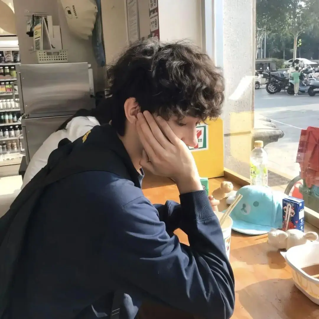 头像丨𝙒𝙚𝘾𝙝𝙖𝙩男头