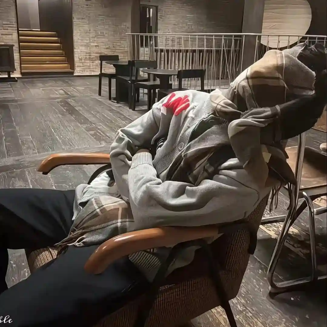 头像丨𝙒𝙚𝘾𝙝𝙖𝙩男头