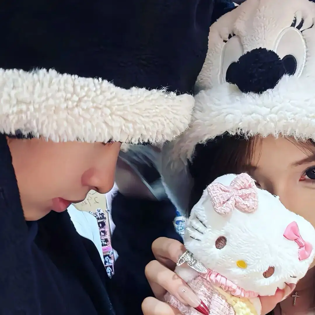 头像｜𝙒𝙚𝘾𝙝𝙖𝙩头像24张