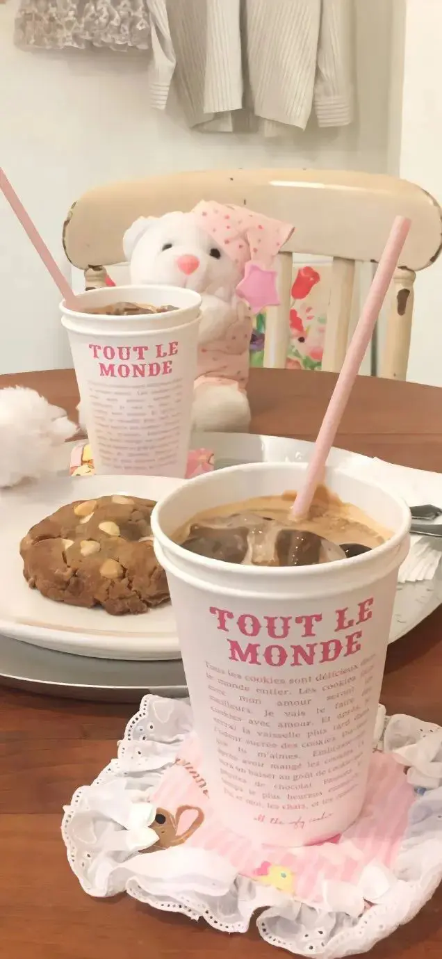 壁纸 ​​​​​​​​​​​​​| iOS26 全面屏壁纸