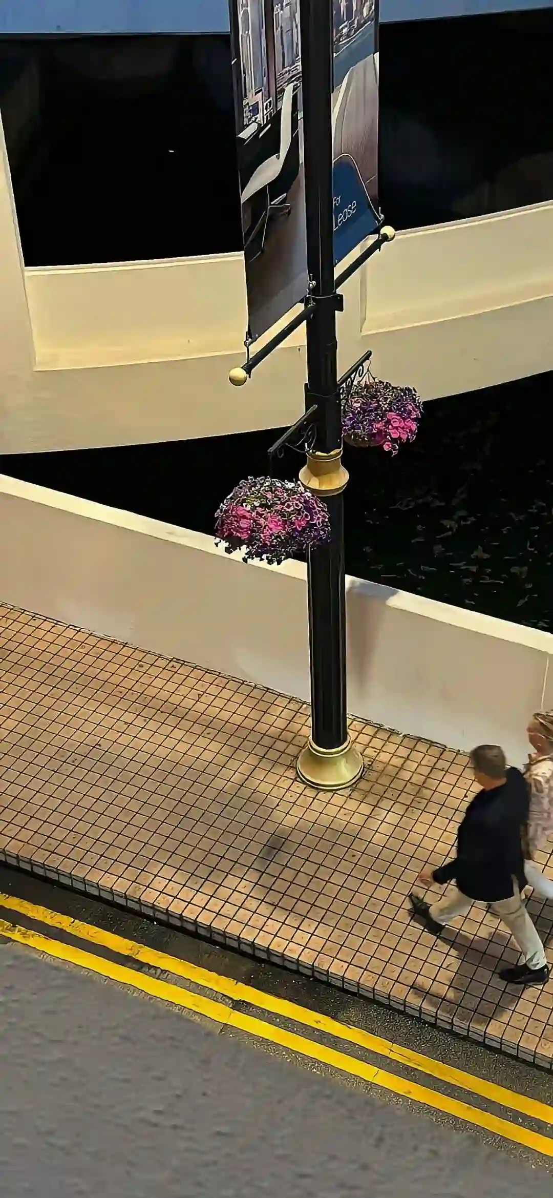 壁纸 ​​​​​​​​​​​​​| iOS26 全面屏壁纸