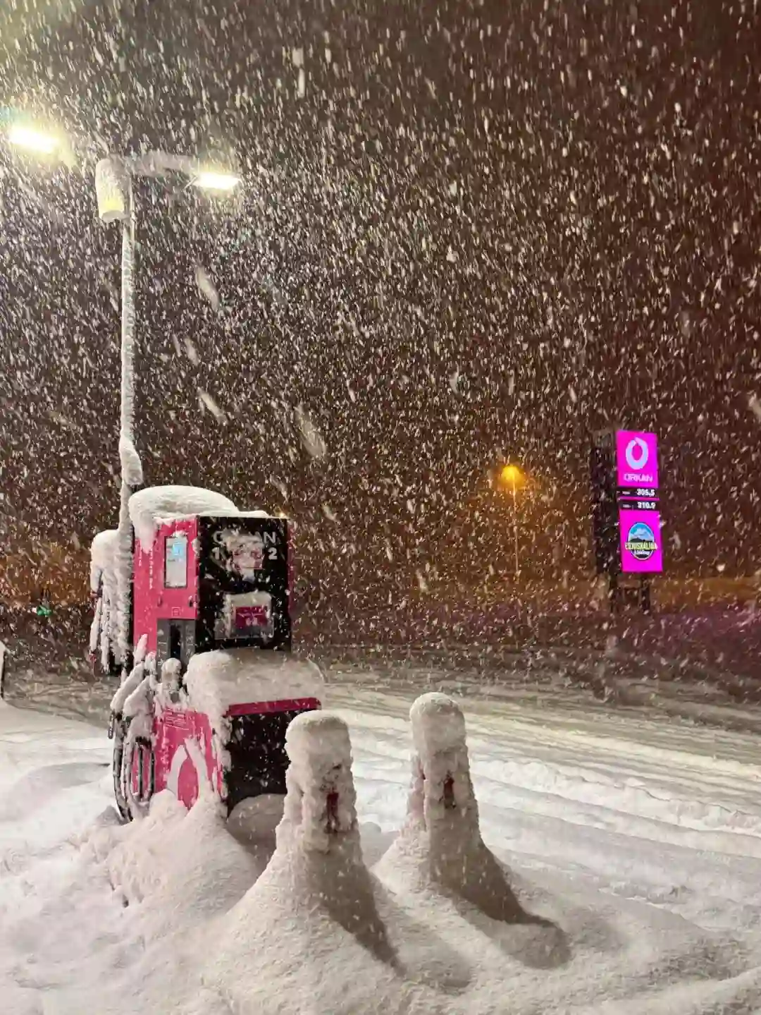 背景图 | 𝑾𝒆𝑪𝒉𝒂𝒕背景图