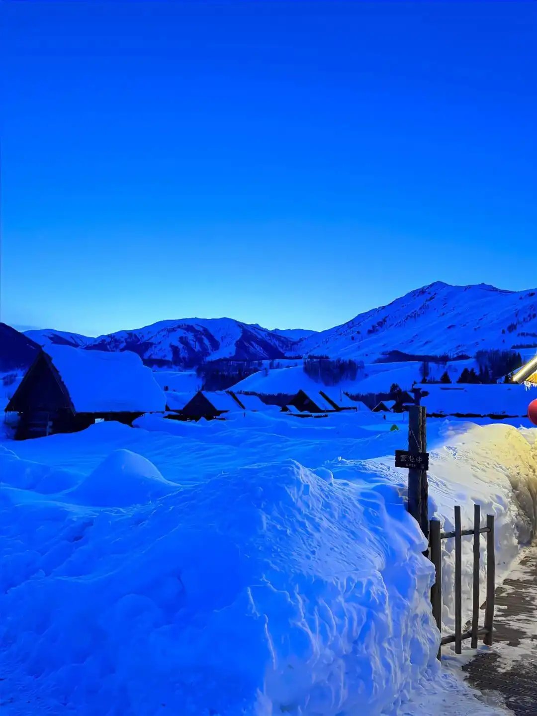 背景图 | 𝑾𝒆𝑪𝒉𝒂𝒕背景图