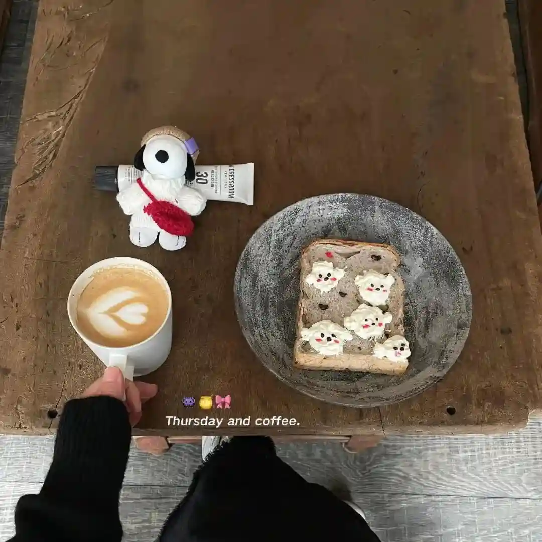 背景图 | 𝑾𝒆𝑪𝒉𝒂𝒕背景图