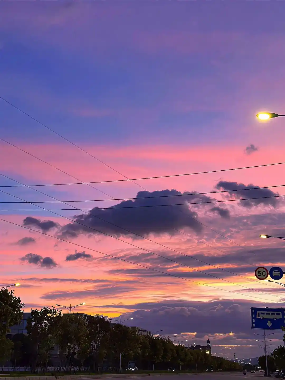 背景图 | 𝑾𝒆𝑪𝒉𝒂𝒕背景图