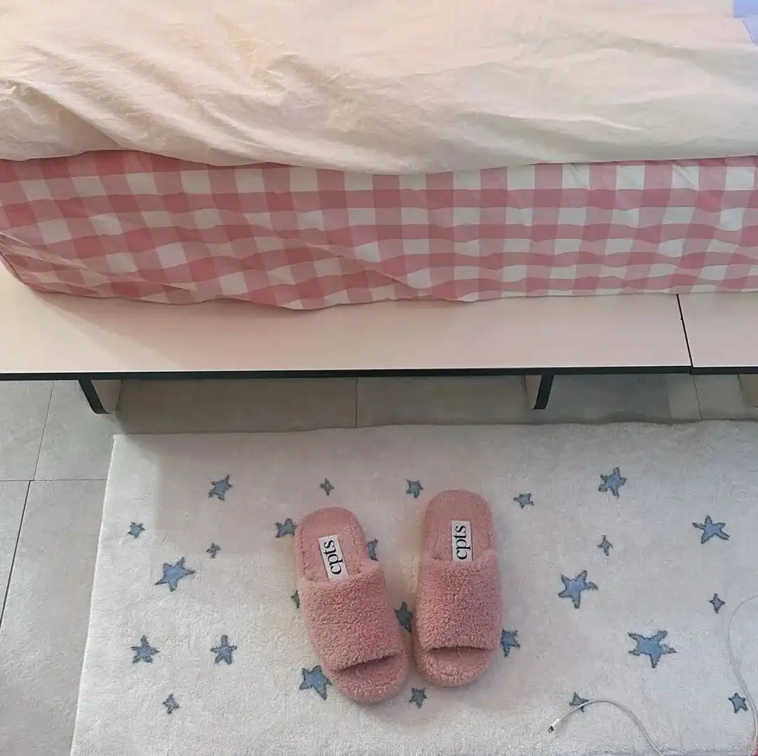 背景图 | 𝑾𝒆𝑪𝒉𝒂𝒕背景图