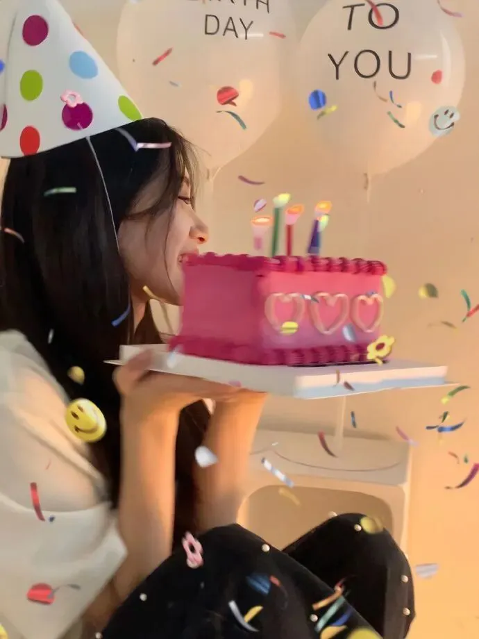 头像丨存一些生日拍照姿势