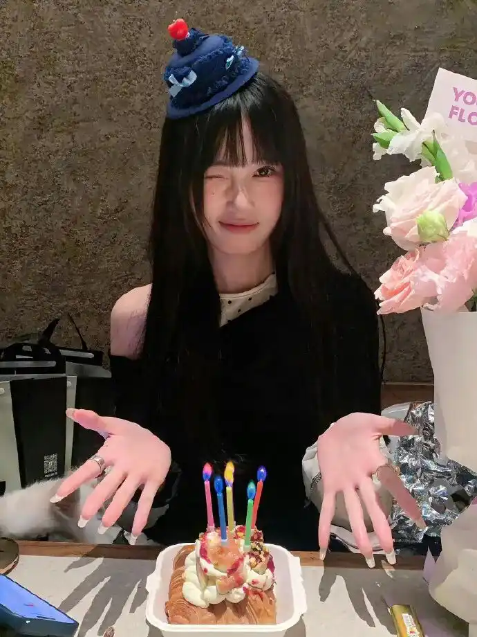 头像丨存一些生日拍照姿势