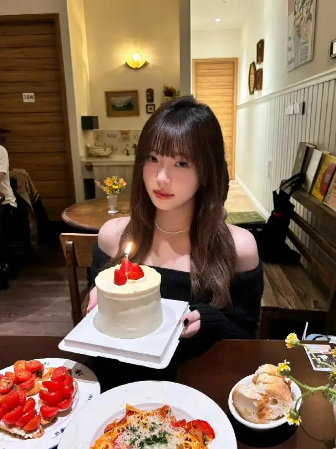 头像丨存一些生日拍照姿势