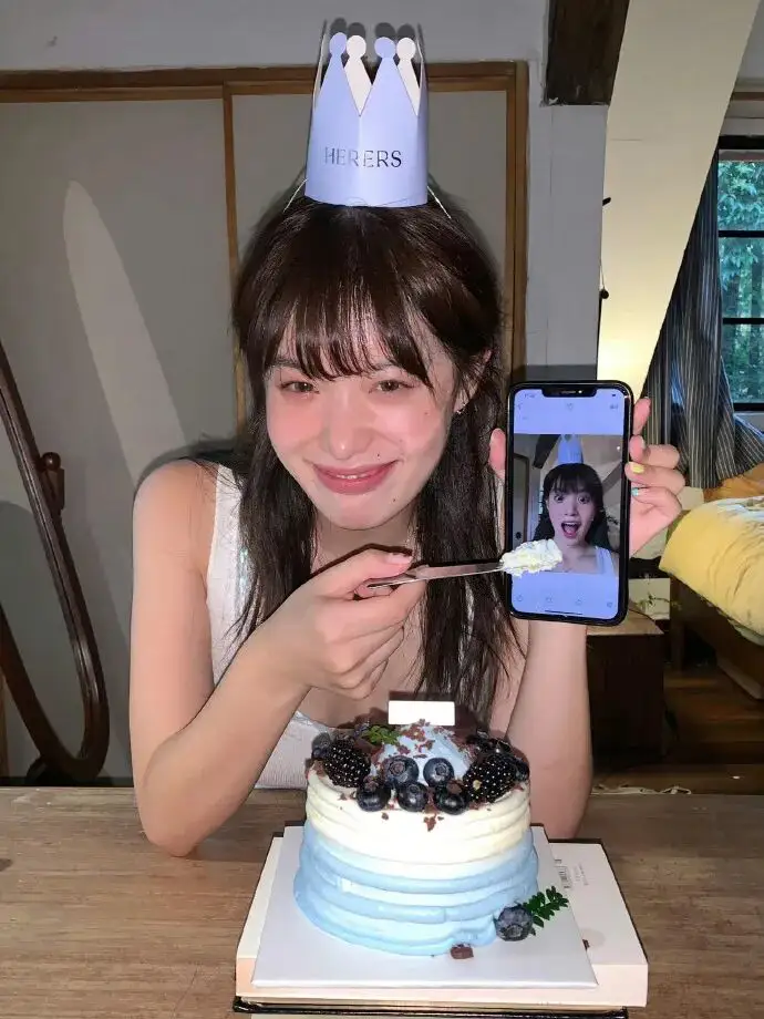 头像丨存一些生日拍照姿势