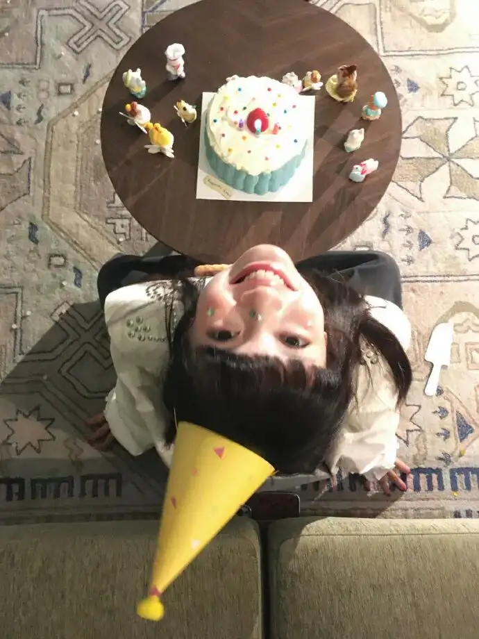 头像丨存一些生日拍照姿势